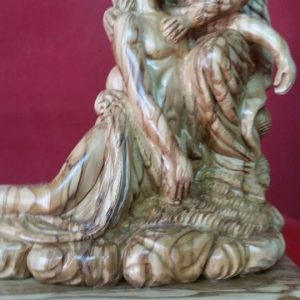 pieta mary's left hand