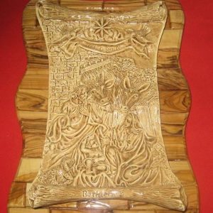 Olive wood hanging plates with gypsum 12