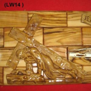 Olive wood hanging plates with gypsum 14
