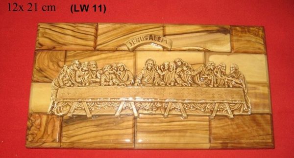 Olive wood hanging plates with gypsum 11